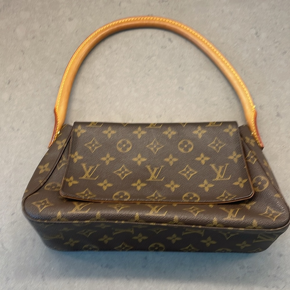 Louis Vuitton mini looping shoulder bag